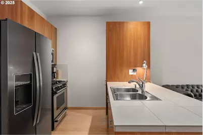 1130 NW 12th Ave #214, Portland, OR 97209 - Photo 10