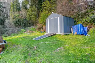 1266 S 14th St, Coos Bay, OR 97420 - Photo 30