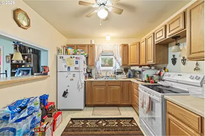 1266 S 14th St, Coos Bay, OR 97420 - Photo 8