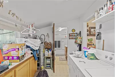 1266 S 14th St, Coos Bay, OR 97420 - Photo 12