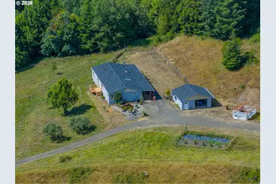 97733 Gravelford Ln, Myrtle Point, OR 97458 - Photo 10