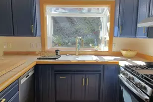 783 NW Thomas Ct, McMinnville, OR 97128 - Photo 8