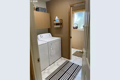 783 NW Thomas Ct, McMinnville, OR 97128 - Photo 10