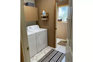 783 NW Thomas Ct, McMinnville, OR 97128 - Photo 10