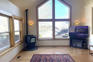 783 NW Thomas Ct, McMinnville, OR 97128 - Photo 2