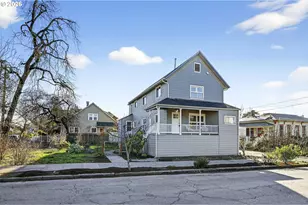 2028 SE Brooklyn St, Portland, OR 97202 - Photo 1