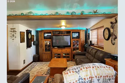 1890 37th St, Florence, OR 97439 - Photo 4