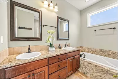 10240 SW Wasco Way, Tualatin, OR 97062 - Photo 18