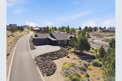 1202 SE Yarrow Ave, Madras, OR 97741 - Photo 2