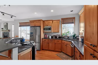 1202 SE Yarrow Ave, Madras, OR 97741 - Photo 8