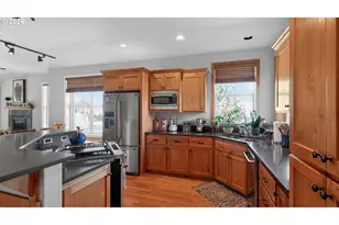 1202 SE Yarrow Ave, Madras, OR 97741 - Photo 8