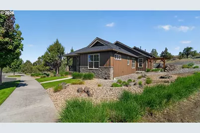 1202 SE Yarrow Ave, Madras, OR 97741 - Photo 4