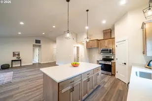 950 6th St, Lyons, OR 97358 - Photo 6