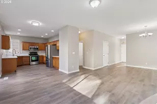 1649 SW Miranda Pl, Troutdale, OR 97060 - Photo 8