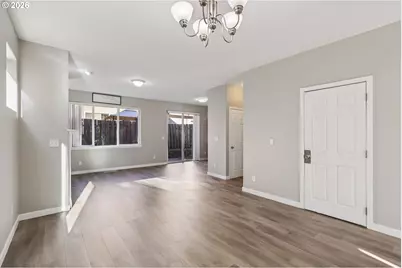 1649 SW Miranda Pl, Troutdale, OR 97060 - Photo 4