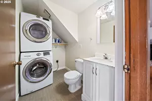 7945 SW Fanno Creek Dr, Portland, OR 97224 - Photo 14