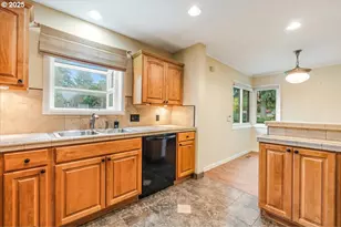 5925 NE 27th Ave, Portland, OR 97211 - Photo 10