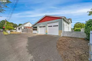 543 Chicago Ave SE, Bandon, OR 97411 - Photo 36
