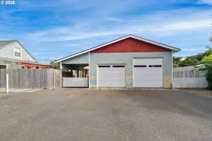 543 Chicago Ave SE, Bandon, OR 97411 - Photo 6