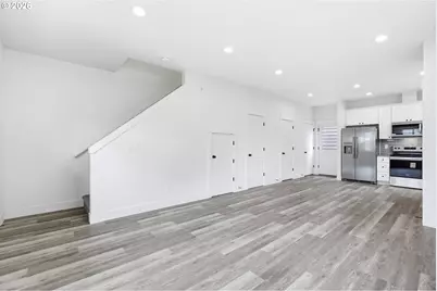 8665 SE Insley St, Portland, OR 97266 - Photo 8