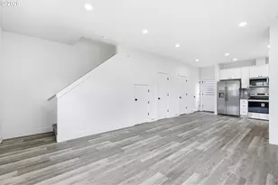 8665 SE Insley St, Portland, OR 97266 - Photo 8