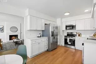 11942 NE Siskiyou St, Portland, OR 97220 - Photo 8