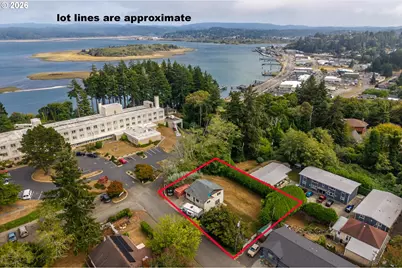 1005 Yew Ave, Coos Bay, OR 97420 - Photo 2