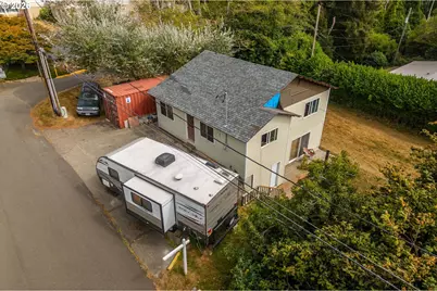 1005 Yew Ave, Coos Bay, OR 97420 - Photo 10