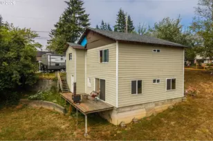 1005 Yew Ave, Coos Bay, OR 97420 - Photo 6