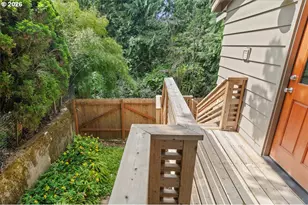 1710 SW Broadway Dr, Portland, OR 97201 - Photo 32