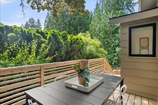 1710 SW Broadway Dr, Portland, OR 97201 - Photo 28