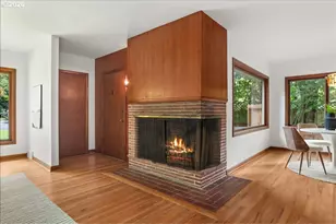 1710 SW Broadway Dr, Portland, OR 97201 - Photo 2