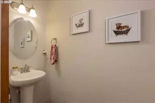 433 SW Pemberly Loop, McMinnville, OR 97128 - Photo 10