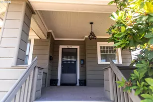 3234 SE Cesar E Chavez Blvd, Portland, OR 97202 - Photo 2