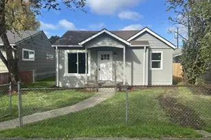 273 Baltimore St, Longview, WA 98632 - Photo 1
