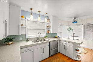 1805 NE Saratoga St, Portland, OR 97211 - Photo 6