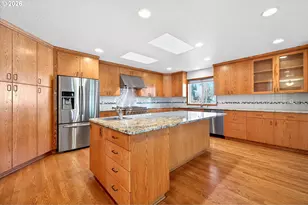 387 NE 15th Ct, Hillsboro, OR 97124 - Photo 4