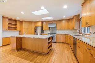 387 NE 15th Ct, Hillsboro, OR 97124 - Photo 8