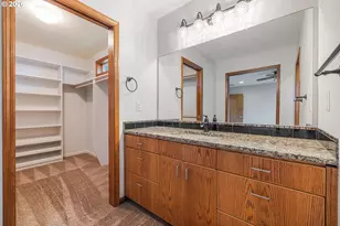 387 NE 15th Ct, Hillsboro, OR 97124 - Photo 18
