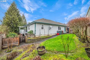 387 NE 15th Ct, Hillsboro, OR 97124 - Photo 32