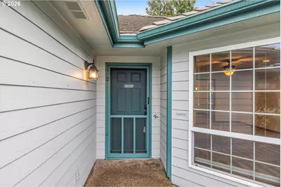 387 NE 15th Ct, Hillsboro, OR 97124 - Photo 2