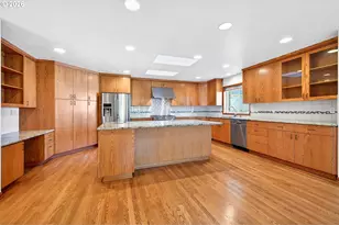 387 NE 15th Ct, Hillsboro, OR 97124 - Photo 8