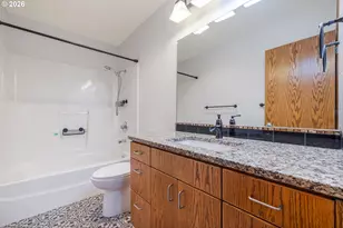 387 NE 15th Ct, Hillsboro, OR 97124 - Photo 24