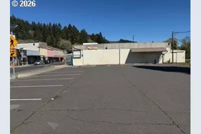 308 N First St, Drain, OR 97435 - Photo 8