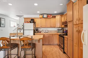 12631 SE Division St, Portland, OR 97236 - Photo 24