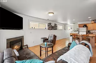 12631 SE Division St, Portland, OR 97236 - Photo 4