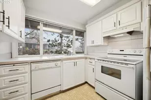 15116 SW Trillium Ln, Beaverton, OR 97007 - Photo 10