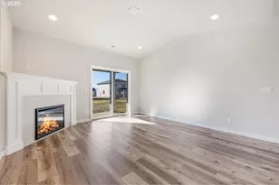 725 E 3rd St, Yamhill, OR 97148 - Photo 20