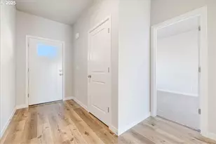 725 E 3rd St, Yamhill, OR 97148 - Photo 8