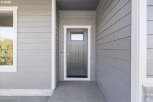 725 E 3rd St, Yamhill, OR 97148 - Photo 6